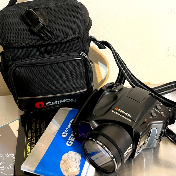 Chinon Genesis III Macro Zoom Lens 38-110mm Automatic Point Shoot Film Camera - Picture 1 of 15